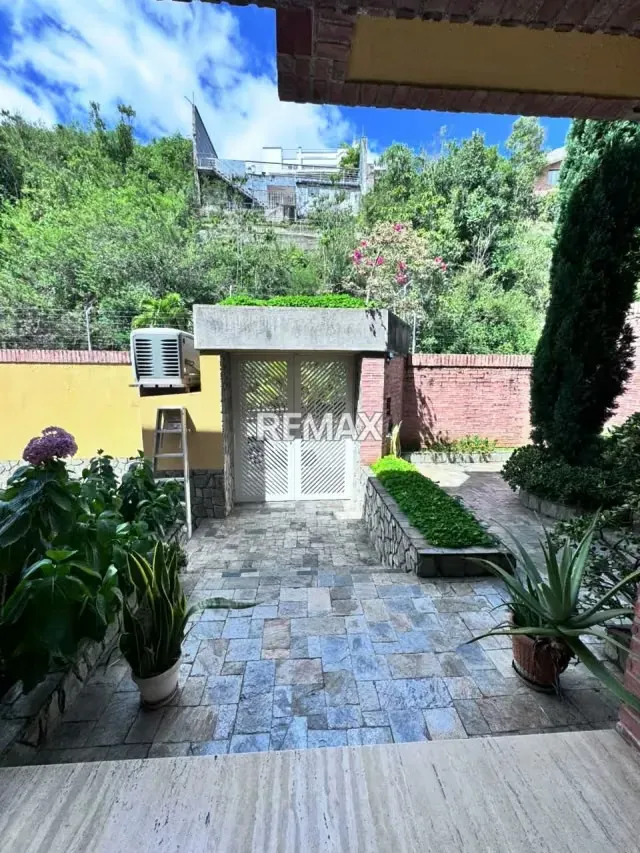 CASA EN VENTA - URB. ALTO HATILLO