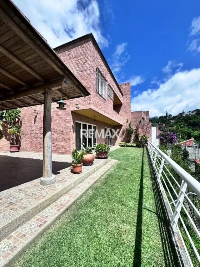 CASA EN VENTA - URB. ALTO HATILLO - 15
