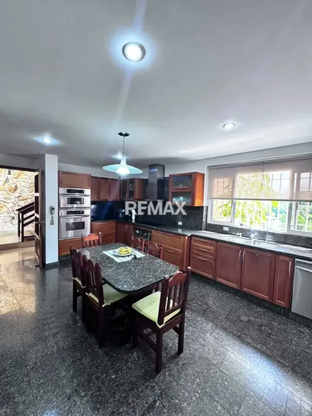 CASA EN VENTA - URB. ALTO HATILLO - 4