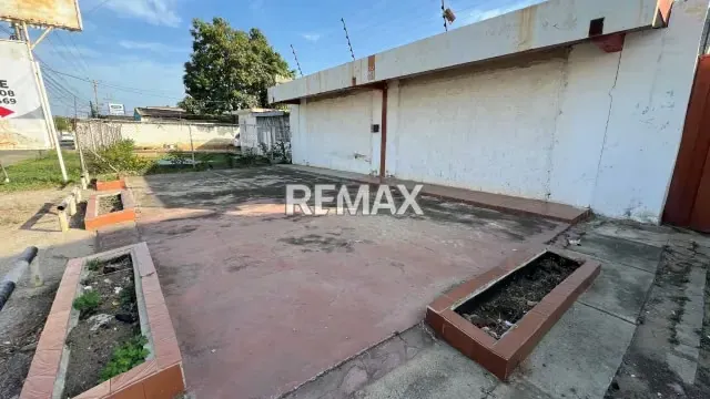 VENTA DE GALPON CON LOCAL COMERCIAL - 10