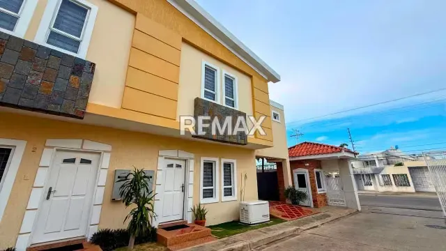 TOWNHOUSE EN ALQUILER EN CIUDAD OJEDA - 2