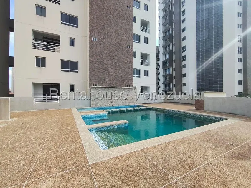 Apartamento (1 Nivel) en Venta en Triangulo del Este, Lara - 24