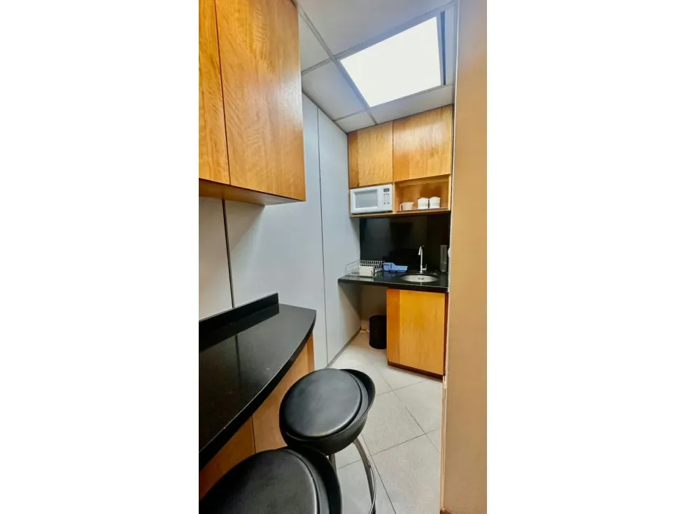 Vendo/alquilo oficina 90m2 Torre Financiera Bello Monte 0409 - 18