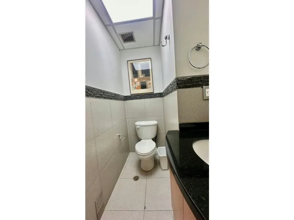 Vendo/alquilo oficina 90m2 Torre Financiera Bello Monte 0409 - 26