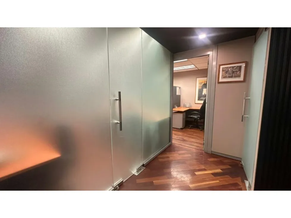 Vendo/alquilo oficina 90m2 Torre Financiera Bello Monte 0409 - 10