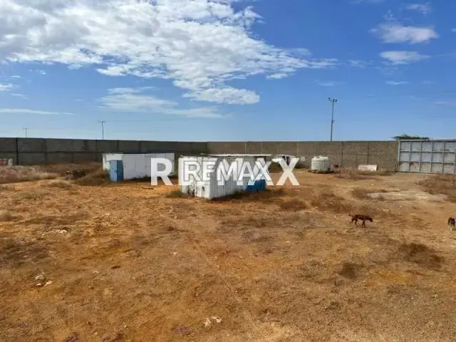 EN VENTA GALPON VIA MORUY CERCA DE LA REFINERIA DE AMUAY