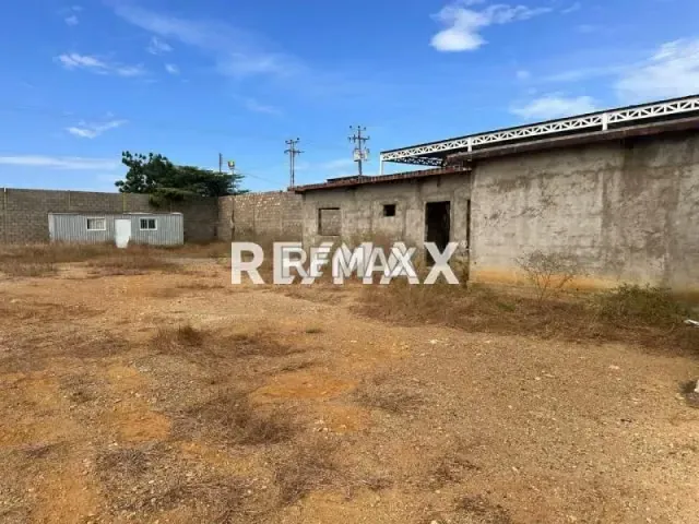 EN VENTA GALPON VIA MORUY CERCA DE LA REFINERIA DE AMUAY - 2