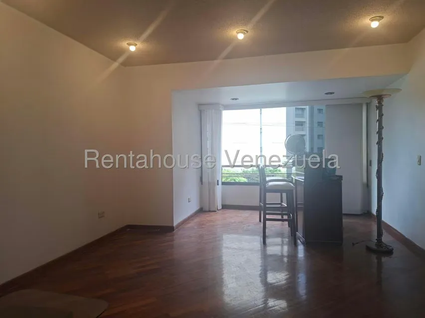 Apartamento (1 Nivel) en Venta en Los Chorros, Distrito Metropolitano - 2