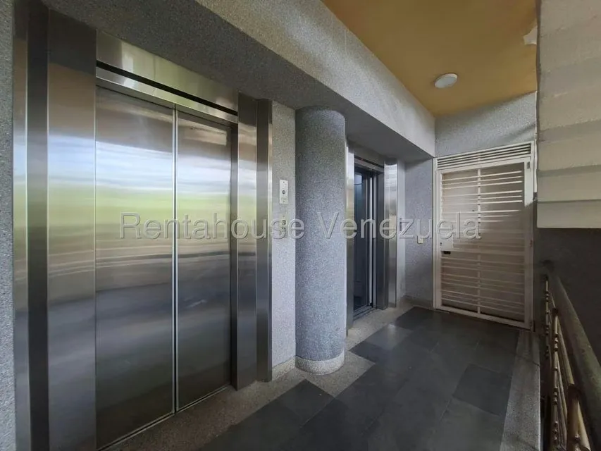 Apartamento (1 Nivel) en Venta en Los Chorros, Distrito Metropolitano - 14