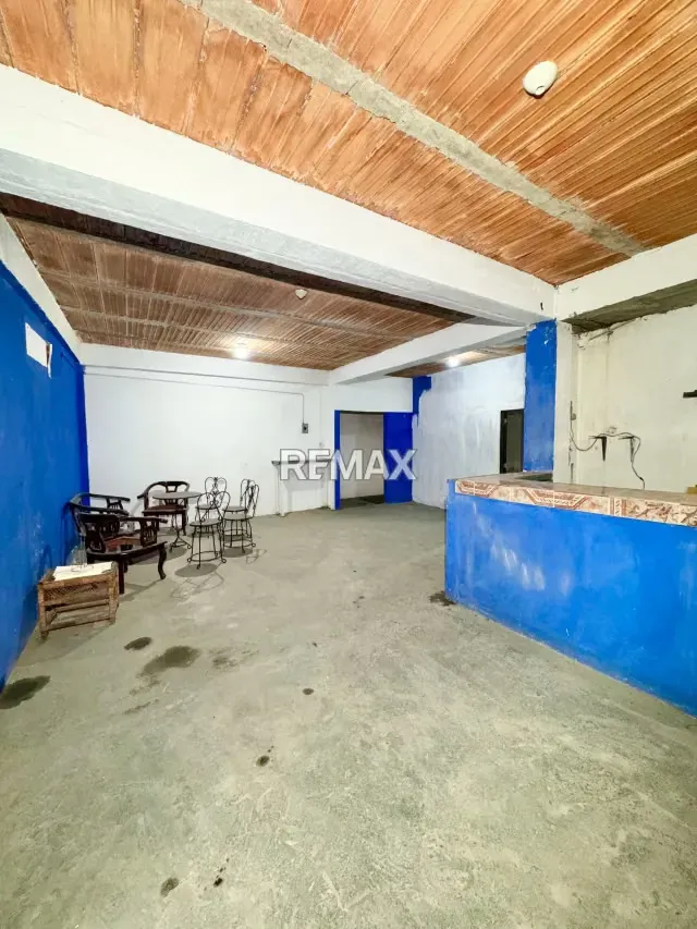 EN VENTA | CASA COMERCIAL A PIE DE CALLE – CENTRO DE SAN CRISTÓBAL - 11