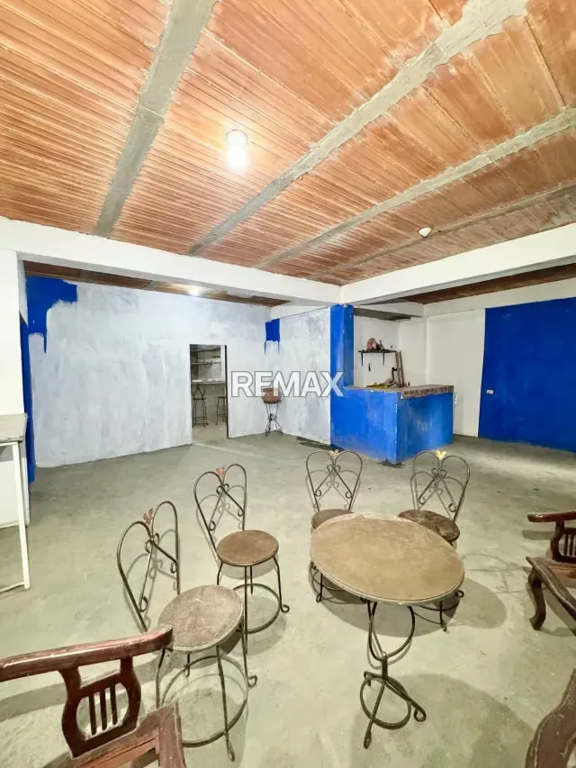 EN VENTA | CASA COMERCIAL A PIE DE CALLE – CENTRO DE SAN CRISTÓBAL - 14