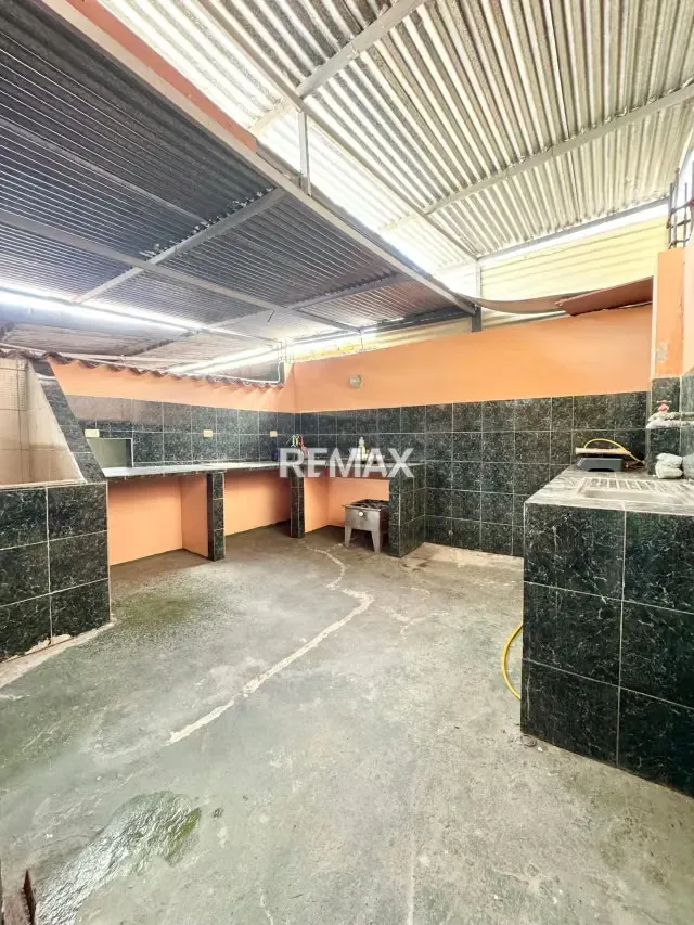 EN VENTA | CASA COMERCIAL A PIE DE CALLE – CENTRO DE SAN CRISTÓBAL - 16