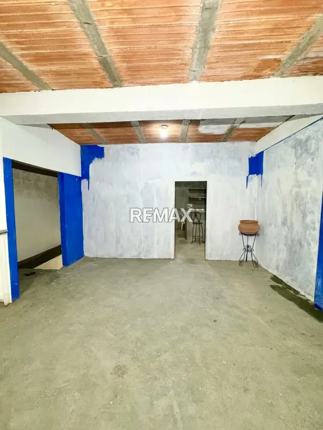 EN VENTA | CASA COMERCIAL A PIE DE CALLE – CENTRO DE SAN CRISTÓBAL - 18