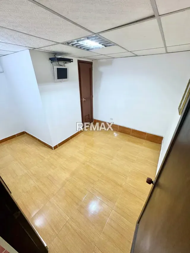 EN VENTA | CASA COMERCIAL A PIE DE CALLE – CENTRO DE SAN CRISTÓBAL - 7