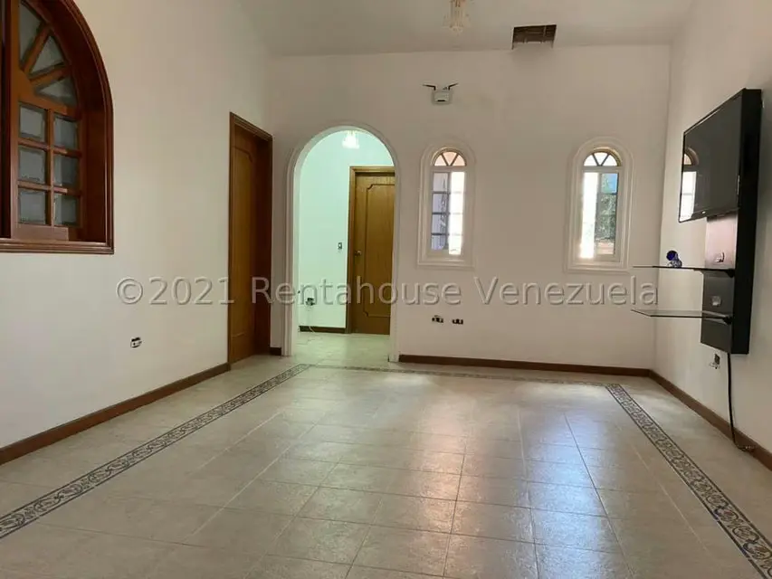 Casa (Multipes Niveles) en Venta en Mirador Panamericano, Miranda - 24