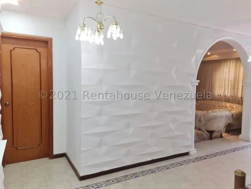 Casa (Multipes Niveles) en Venta en Mirador Panamericano, Miranda - 25