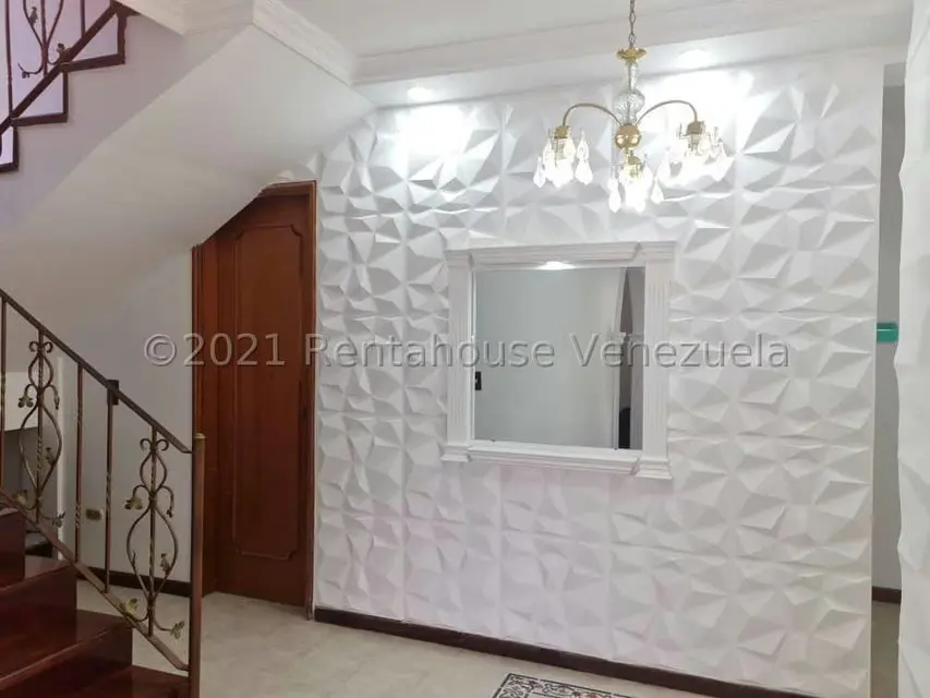 Casa (Multipes Niveles) en Venta en Mirador Panamericano, Miranda - 27