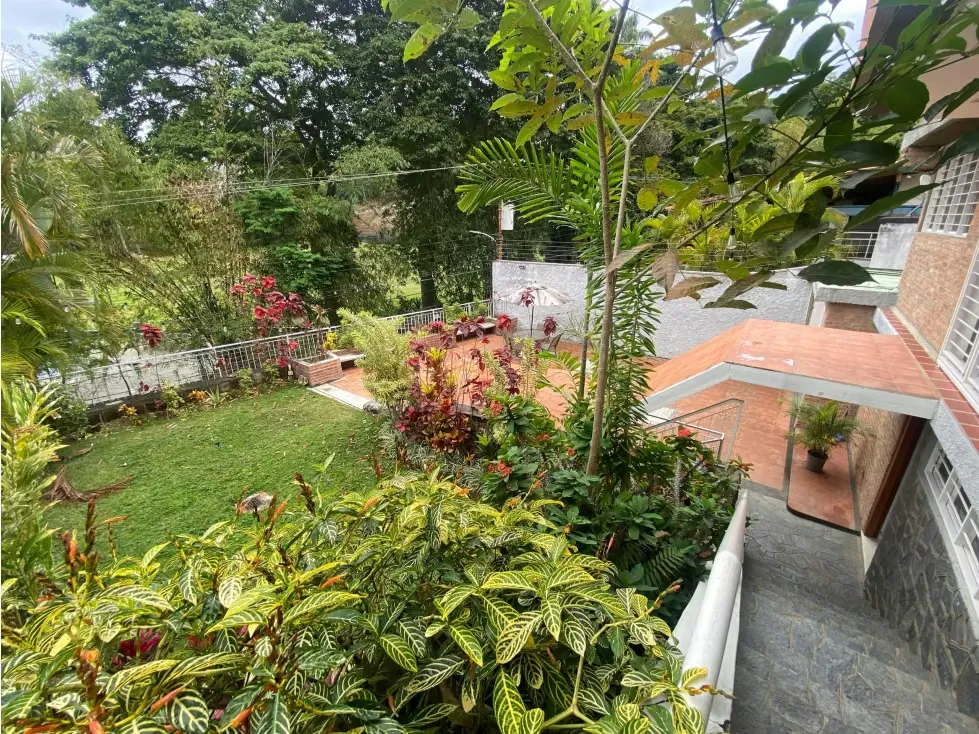 Se vende casa 750m² 5h+2s/5b+2s/4p El Peñon - 5