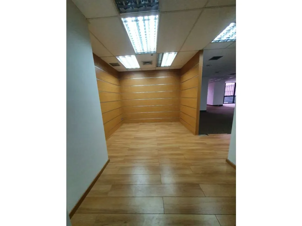 Alquilo/ vendo oficina 155m2 Chuao 2013
