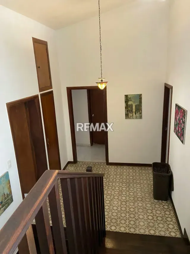 HERMOSA CASA A REMODELAR EN URB. LA VIÑA - 4