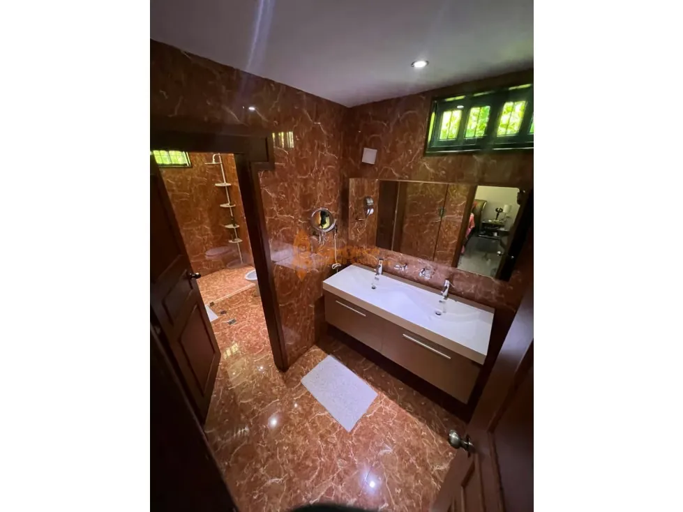 VENTA DE CASA EN COLINAS DE GUATAPARO - 12