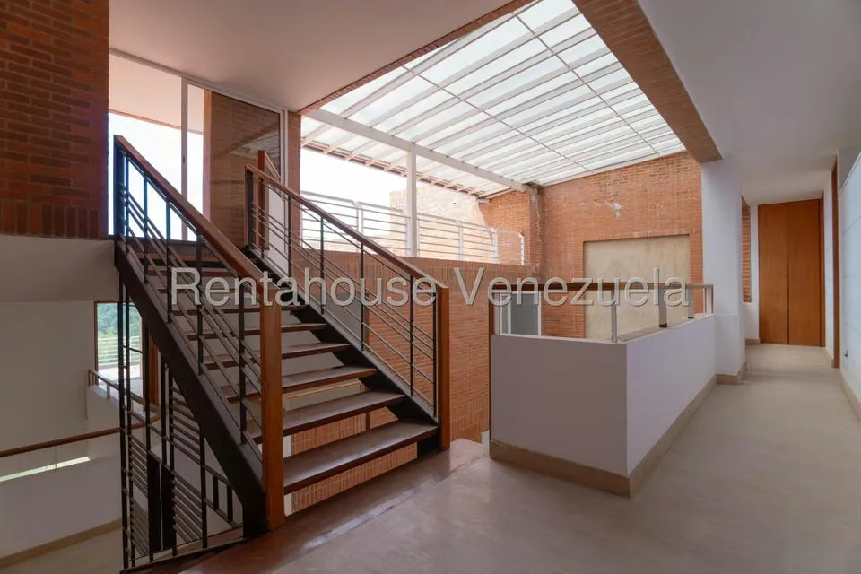 Casa (Multipes Niveles) en Venta en Alto Hatillo, Distrito Metropolitano - 11