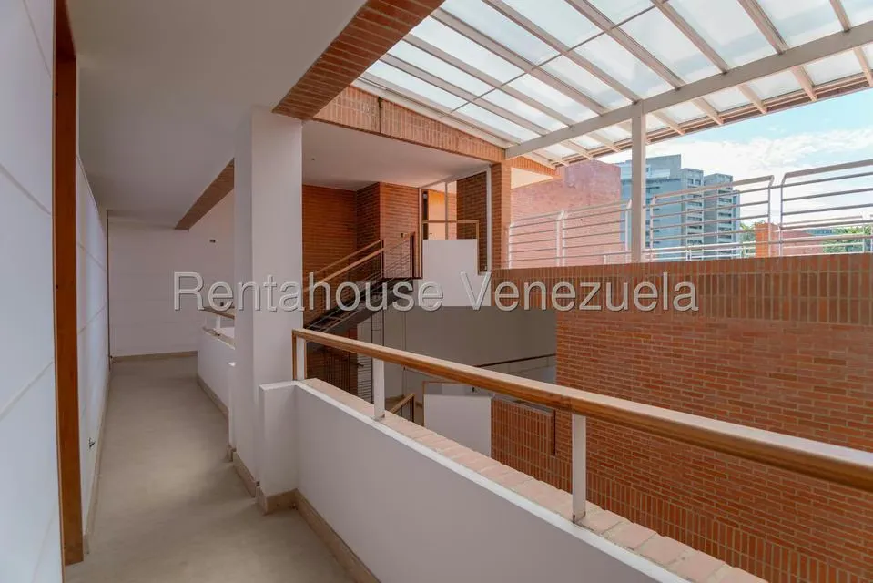 Casa (Multipes Niveles) en Venta en Alto Hatillo, Distrito Metropolitano - 16