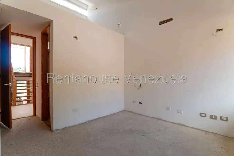 Casa (Multipes Niveles) en Venta en Alto Hatillo, Distrito Metropolitano - 31