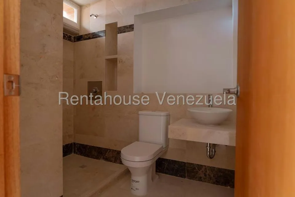 Casa (Multipes Niveles) en Venta en Alto Hatillo, Distrito Metropolitano - 33