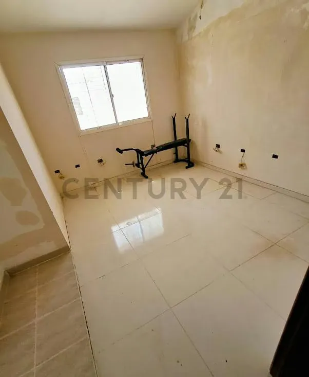 Se Vende Townhouse en Villa Croacia Norte. Av. El Milagro Norte. - 12