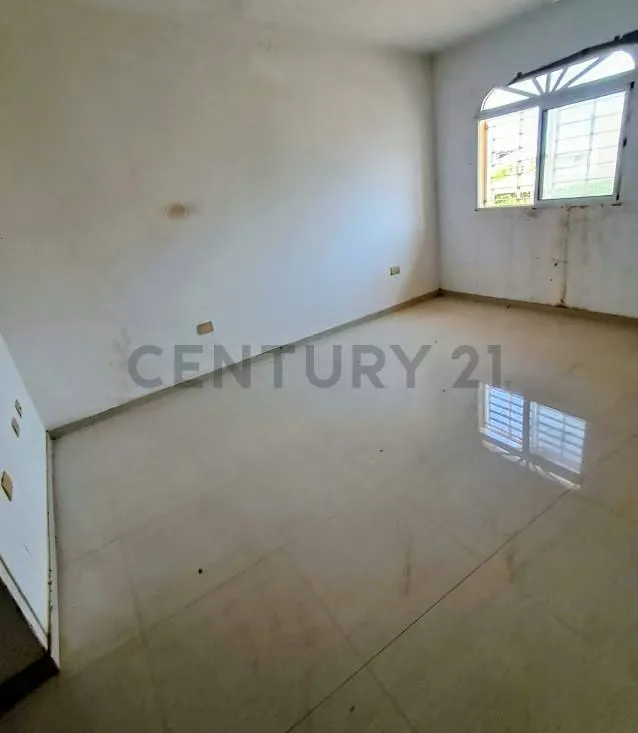 Se Vende Townhouse en Villa Croacia Norte. Av. El Milagro Norte. - 13