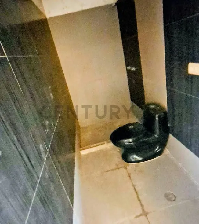 Se Vende Townhouse en Villa Croacia Norte. Av. El Milagro Norte. - 14