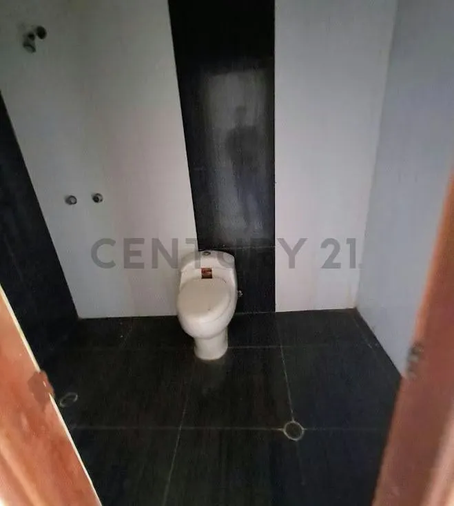Se Vende Townhouse en Villa Croacia Norte. Av. El Milagro Norte. - 19
