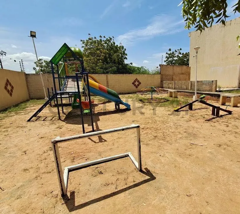 Se Vende Townhouse en Villa Croacia Norte. Av. El Milagro Norte. - 4