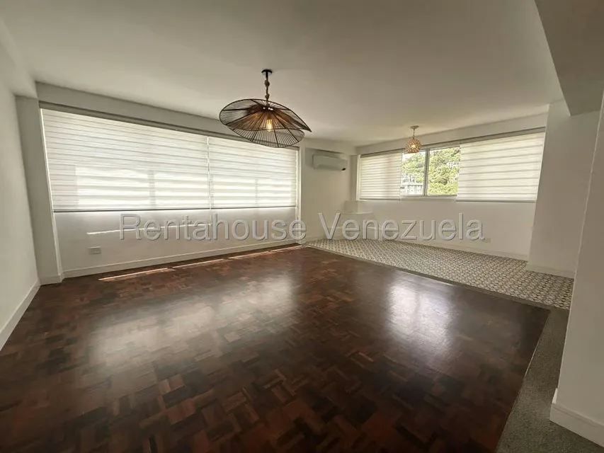 Apartamento (1 Nivel) en Alquiler en Santa Paula, Distrito Metropolitano - 11