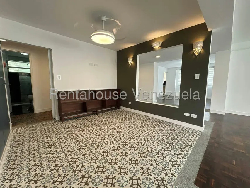 Apartamento (1 Nivel) en Alquiler en Santa Paula, Distrito Metropolitano - 12