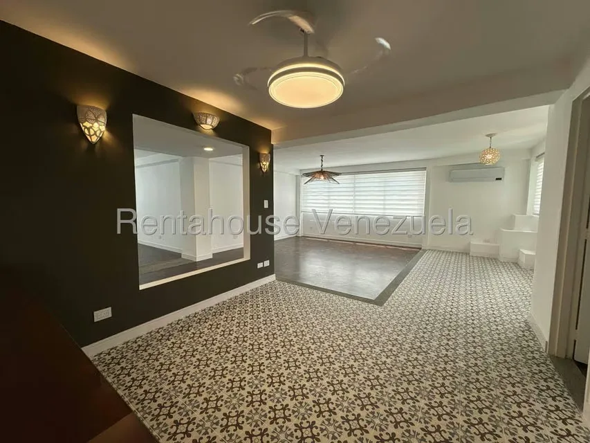 Apartamento (1 Nivel) en Alquiler en Santa Paula, Distrito Metropolitano - 13