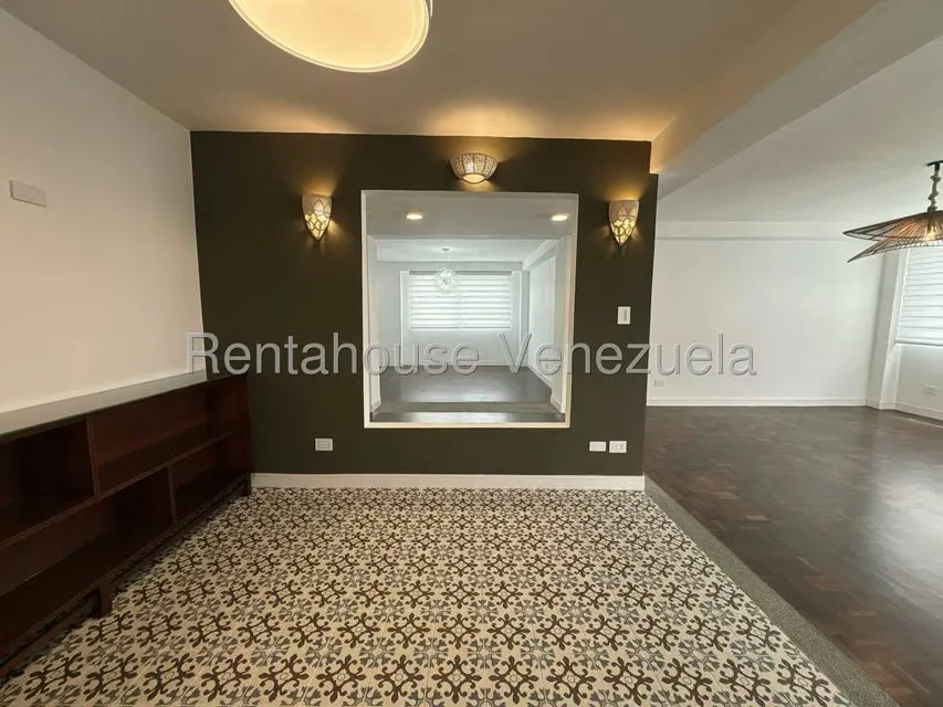 Apartamento (1 Nivel) en Alquiler en Santa Paula, Distrito Metropolitano - 14