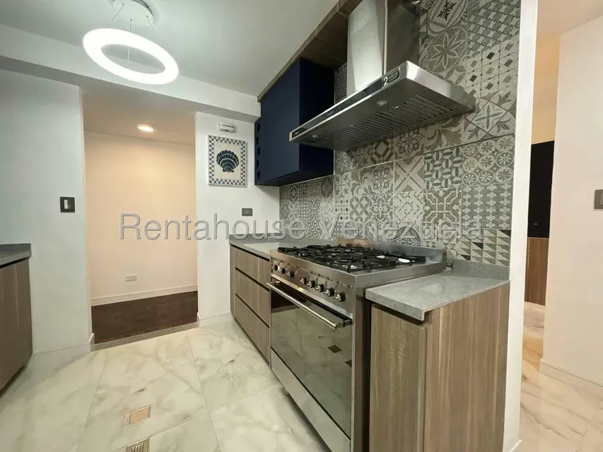 Apartamento (1 Nivel) en Alquiler en Santa Paula, Distrito Metropolitano - 6