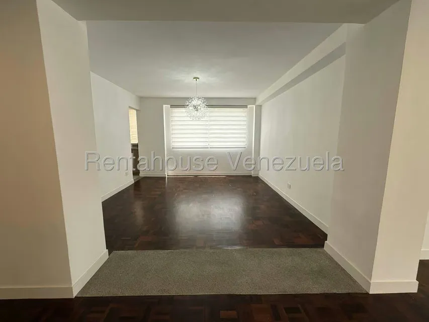 Apartamento (1 Nivel) en Alquiler en Santa Paula, Distrito Metropolitano - 10