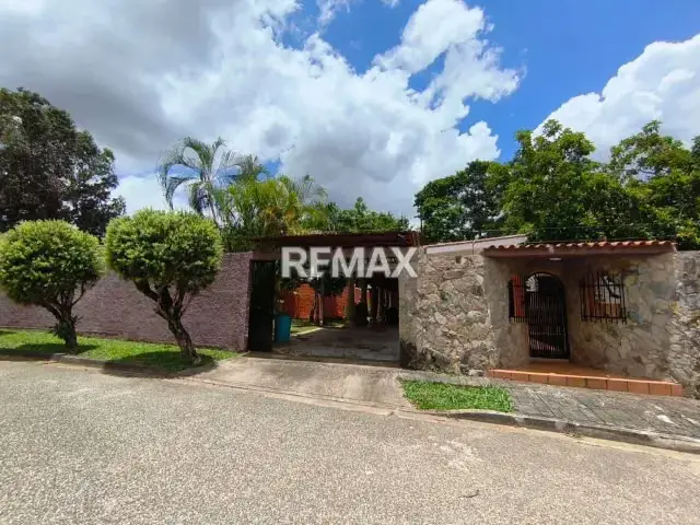 Venta de Casa en Colinas de Guataparo, Valencia, 582m², Una Planta