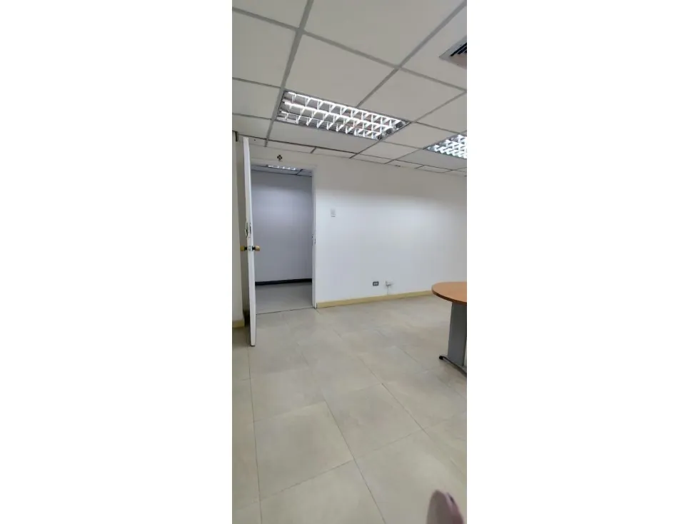 EN ALQUILER OFICINA AV FRANCISCO DE MIRANDA LOS CORTIJOS 65mts/1B/1PE - 5