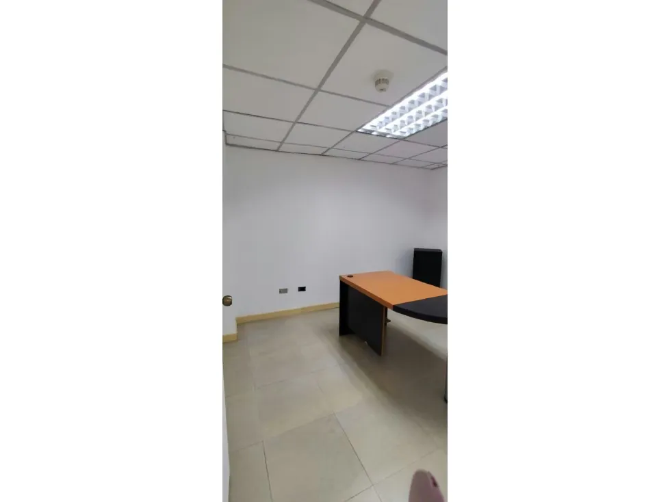 EN ALQUILER OFICINA AV FRANCISCO DE MIRANDA LOS CORTIJOS 65mts/1B/1PE - 10