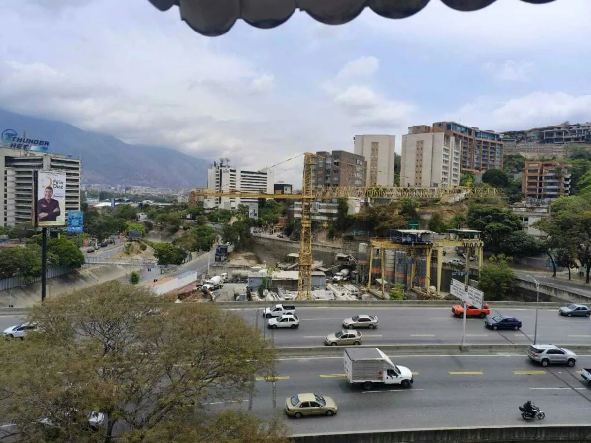 Hermoso apartamento con ubicación estratégica en Las Mercedes , Caracas . - 19