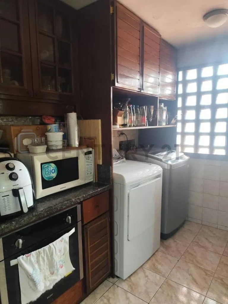 Hermoso apartamento con ubicación estratégica en Las Mercedes , Caracas . - 9