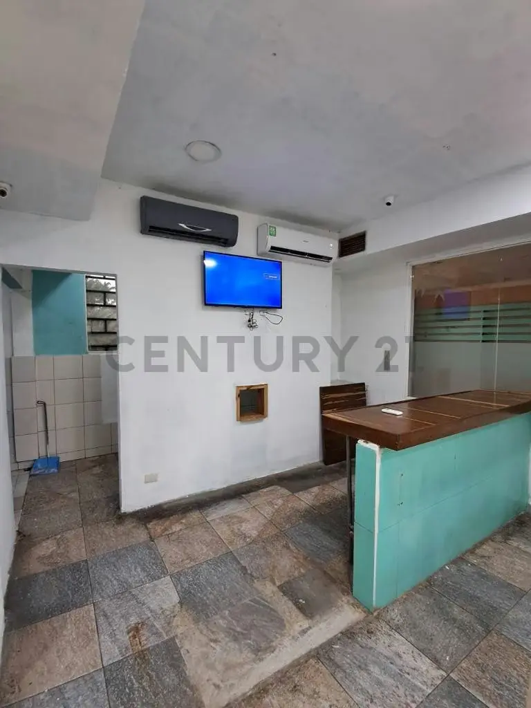 En venta Local Comercial en el CC ESEVE-LECHERIA - 7