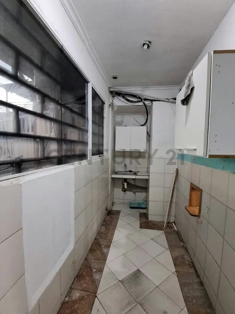 En venta Local Comercial en el CC ESEVE-LECHERIA - 10