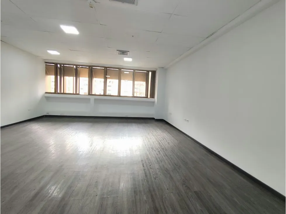 ALQUILER OFC 55MTS2 CALLE CAPITOLIO AV. FCO DE MIRANDA - 11