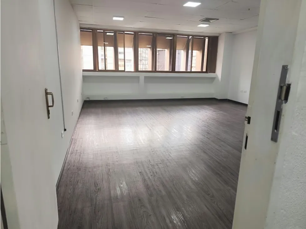 ALQUILER OFC 55MTS2 CALLE CAPITOLIO AV. FCO DE MIRANDA - 6