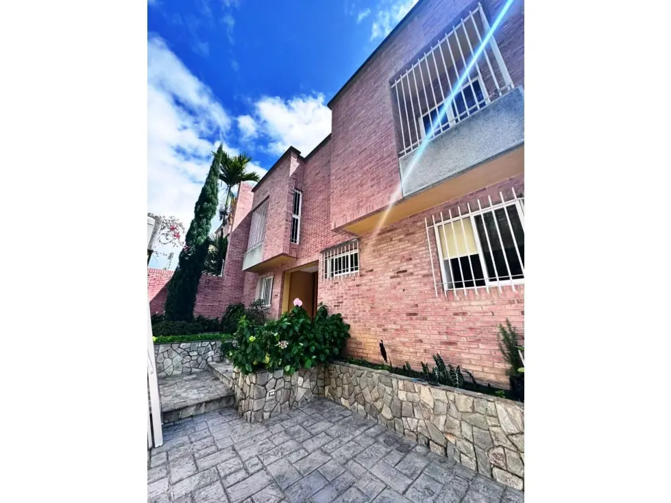 CASA - ALTO HATILLO - 300 Mts2 - 2